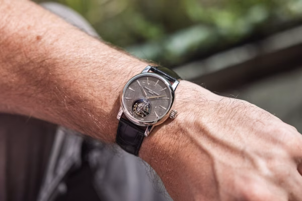 چرا باید از ساعت‌های frederique-constant استفاده کنیم؟